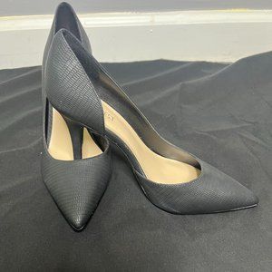 Nine West - Size 7 - Black heel